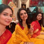 Solanki Roy Instagram - শুভ জন্মদিন দি❤️ মিস করি রোজ🥺 রোজ গিয়েই জড়িয়ে ধরা থেকে শুরু করে নিজেদের অজান্তেই এক কথা ভাবা বা বলা,মুশকিল আসান হতে তোকে আর বোনকে সারা জীবন পাশে চাই!!!! ভালোবাসি অনেকটা ❤️❤️❤️ ভালোথাক আর এই ভাবেই সবাইকে ভালোরাখ।