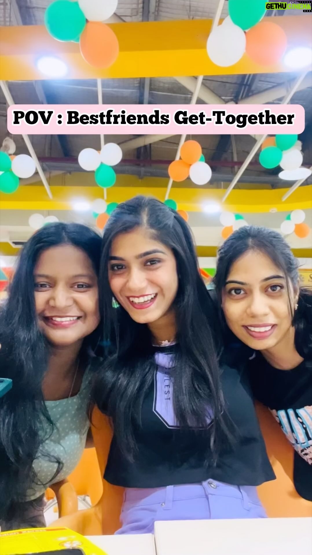 Somalin Parida Instagram - Friends who slay together, stay together.👯♂️ Cheers to 7yrs and Counting. 🥂