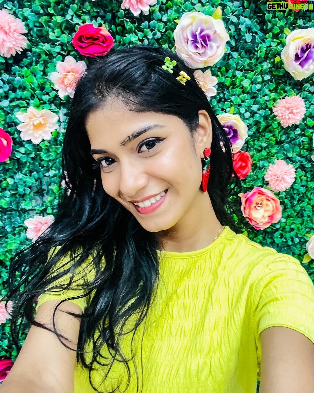 Somalin Parida Instagram - 🍓💚 Newtown,kolkata