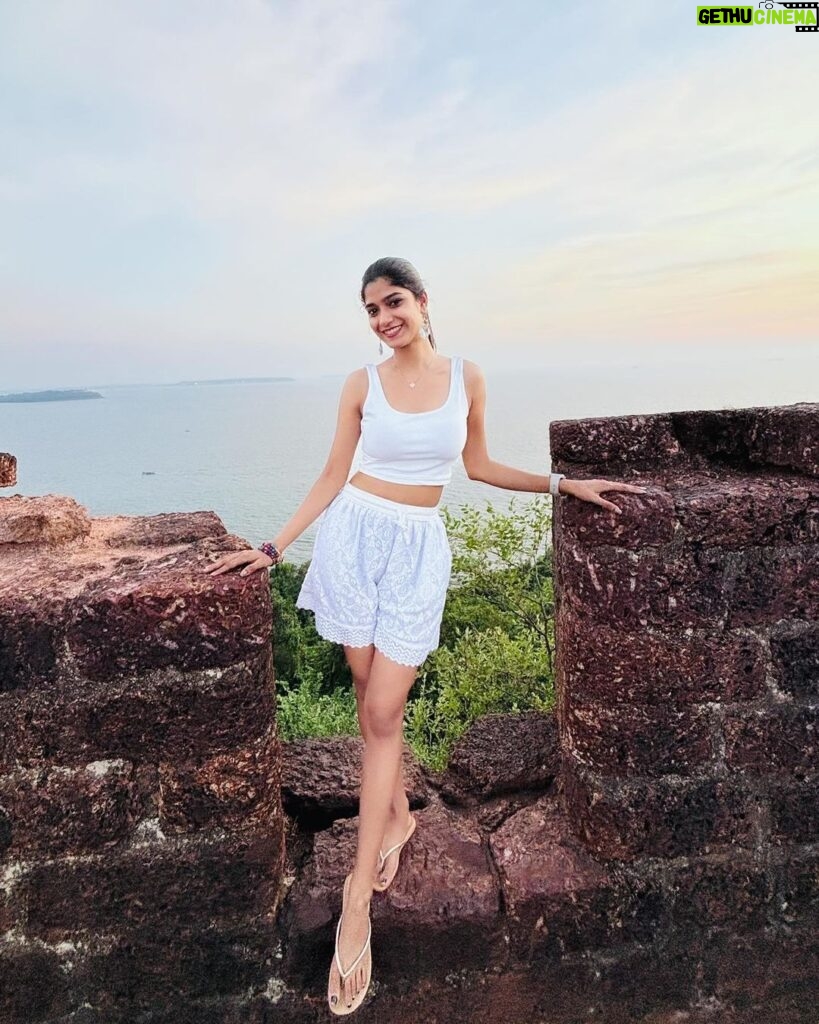 Somalin Parida Instagram - You deserve all the beauty in the world.🌹❤️ Aguada Fort, Goa, India