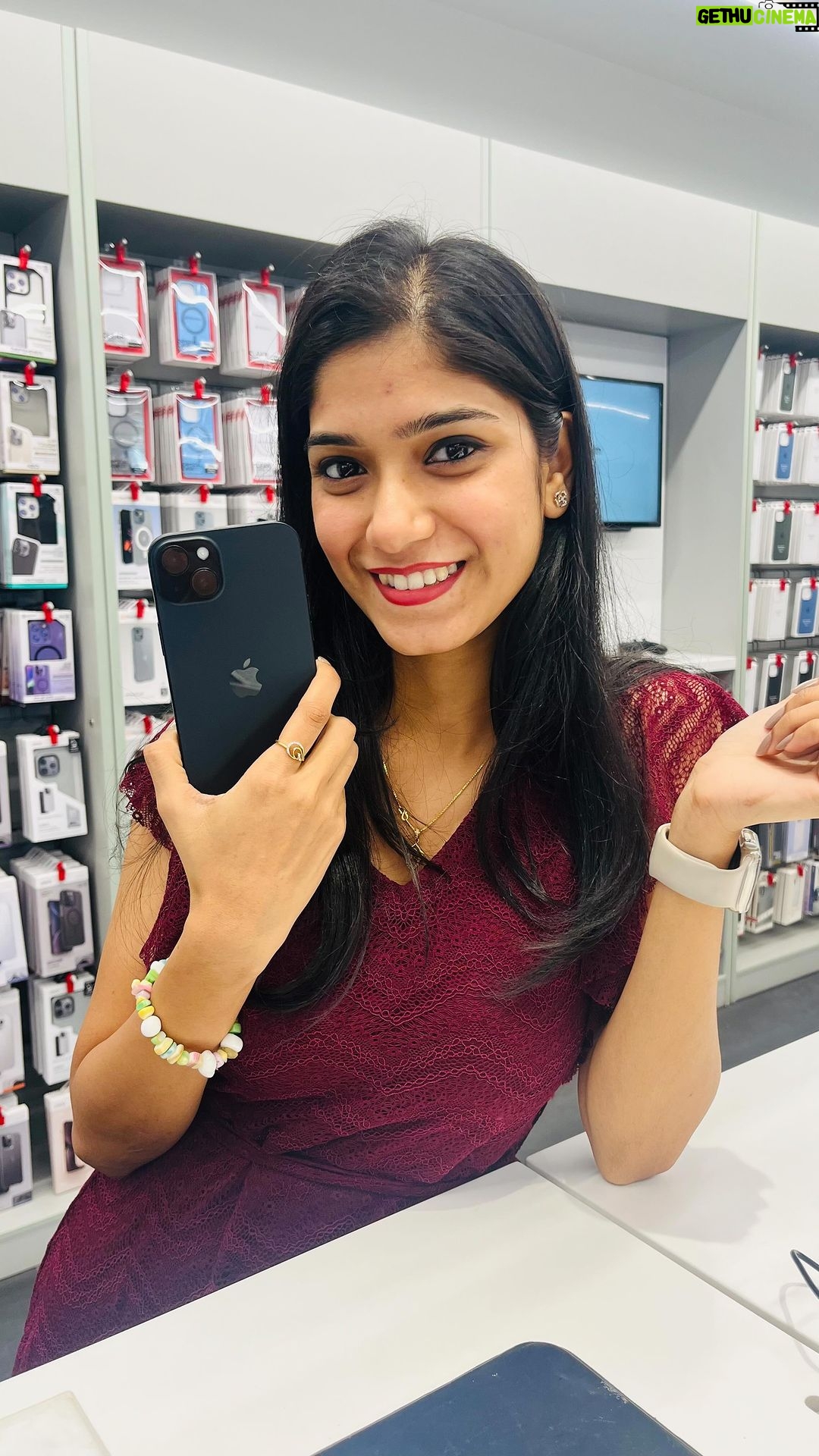 Somalin Parida - 20.3K Likes - Gifted Birthday gift to myself🎁 #iphone15plus