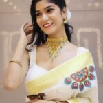 Somalin Parida Instagram – Manwa Lage✨🤍
.
.
P.C. @aj_photowala