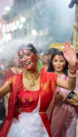 Somalin Parida Instagram - Maa🌺🥲
.
.
#durgapuja #kolkata #pandalhopping #durgamaa #bijayadashami #subhobijoya #gangariver