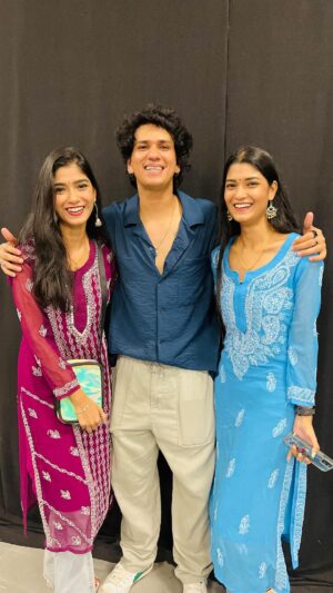 Somalin Parida Instagram - It was a great workshop….🥳
@isshehzaankhan “Your passion for dance is contagious, and we are so grateful to be a part of your class.”❤️🌸
.
.
.
.
#trendingreels #trendingsongs #shehzaankhan #lungdalashkara #dancechallenge #dancesteps