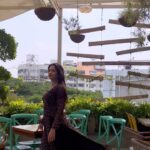 Sonal Monteiro Instagram - This song on repeat.. 🎶🎶 #jahaanpanaah from sugar factory ❤️ If u still haven’t watched the song don’t forget to watch it on @aanandaaudio YouTube channel ❤️❤️ @darling_krishnaa @deepakaras.filmdirector @girish477 @sugarfactory_movie #sonalmonteiro #darlingkrishna #anandaudio #kannadasongs Bangalore, India