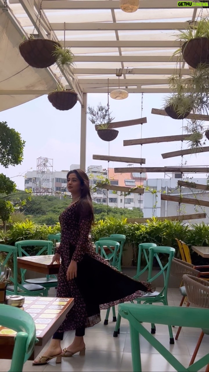 Sonal Monteiro Instagram - This song on repeat.. 🎶🎶 #jahaanpanaah from sugar factory ❤️ If u still haven’t watched the song don’t forget to watch it on @aanandaaudio YouTube channel ❤️❤️ @darling_krishnaa @deepakaras.filmdirector @girish477 @sugarfactory_movie #sonalmonteiro #darlingkrishna #anandaudio #kannadasongs Bangalore, India