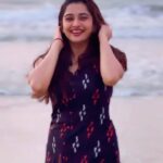 Sonal Monteiro Instagram - All I need is a good dose of vitamin sea. VC - @ramtheja_official and @_karthi_0_7 🤡 . #sonalmonteiro #saptasagaradaacheello #beach #sealife #mangalore #nammakudla #kudla #mangaloreans #seaandsky #beach Mangalore
