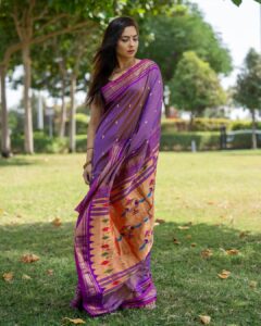 Sonalee Kulkarni Instagram - Being वैरी मच इण्डियन in #dubai 🥻 #Sari @verymuchindian.official #Photographer @yashkaklotar #sonaleekulkarni #marathimulgi #sari #sareelove #saree #indian Dubai, United Arab Emirates