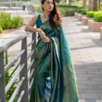 Sonalee Kulkarni Instagram – 🦚 

Sari @ranreet_official 
Photography @yashkaklotar 
#sonaleekulkarni #marathimulgi 
#sari #saree#sareelove #indian