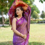 Sonalee Kulkarni Instagram – Being वेरी मच इण्डियन in #dubai 🥻 

Sari @verymuchindian.official 
Photographer @yashkaklotar 

#sonaleekulkarni #marathimulgi Dubai, United Arab Emirates