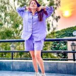 Sonalee Kulkarni Instagram – Purपल sunset ….🪁

Got a “Sunday” picture when 
the “Sun” was done for the “day” 🌞 

#sonaleekulkarni #marathimulgi lavender🪻 #linen #lilac #purple #sunset #yellow #orange #pink #sunsethues #instalove #instagram #good आपलं पुणे