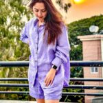 Sonalee Kulkarni Instagram – Purपल sunset ….🪁

Got a “Sunday” picture when 
the “Sun” was done for the “day” 🌞 

#sonaleekulkarni #marathimulgi lavender🪻 #linen #lilac #purple #sunset #yellow #orange #pink #sunsethues #instalove #instagram #good आपलं पुणे