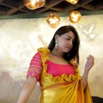 Sonalee Kulkarni Instagram – Tasta X Tararani 🚩

#sonaleekulkarni #chatrapatitararani #promotions #sakal #swasthyam 
#yellow #pink #sari #saree #marathimulgi  #pune Pune, Maharashtra