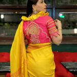 Sonalee Kulkarni Instagram – Tasta X Tararani 🚩

#sonaleekulkarni #chatrapatitararani #promotions #sakal #swasthyam 
#yellow #pink #sari #saree #marathimulgi  #pune Pune, Maharashtra