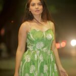 Sonalee Kulkarni Instagram - It was a beautiful warm evening 🌿 #sonaleekulkarni #marathimulgi #warm #portraits #warmlight #green #yellow Pune, Maharashtra