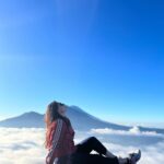 Sonalee Kulkarni Instagram – After sunrise …. Catch the adventure of this beautiful sunrise trek with me on my new episode of #travelogue 

🔗 LINK IN BIO 

#sonaleekulkarni #marathimulgi #travelblogger Top of Mt. Batur, Bali