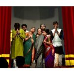Sonalee Kulkarni Instagram – #संगीतदेवबाभळी 🌿

“अद्भूत, अलौकिक आणि अविस्मरणीय …”

काल “कार्तिकी एकादशी” च्या पूर्वसंध्येला ही विलक्षण कलाकृती अनुभवता आली .

इंद्रायणी काठी खूप साऱ्या भावना खळबळून आल्या, 
आता २४ तासांनंतरही, अजूनही, तीची अनुभुती जाणवते आहे.
खरं सांगू तर त्या भावनांचा कल्लोळ योग्य त्या शंब्दांमध्ये मांडता येईल असं वाटंत नाही…
त्यामुळे थोडक्यात पण एवढंच म्हणेन, 
की आस्तिकतेच्या- नास्तिकतेच्या शोधातील ही कलाकृती, 
लिखाण, दिग्दर्शन, संगीत, सादरीकरण, अभिनय, गायन….

सगळंच खूप “दैवी” आहे …! 🙏🏻

आणि एकच सवाल, आवलीची जखम कायमची का भरली ? 

#transcendental #sangeetdevbabhali  #devbabhali #देवबाभळी #500 #निरोपाचा_क्षण #निरोपाची_वेळ 
#sonaleekulkarni #marathimulgi Shanmukhananda Hall, Sion , Mumbai