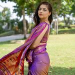 Sonalee Kulkarni Instagram – Being वैरी मच इण्डियन in #dubai 🥻 

#Sari @verymuchindian.official 
#Photographer @yashkaklotar 
#sonaleekulkarni #marathimulgi 
#sari #sareelove #saree #indian Dubai, United Arab Emirates