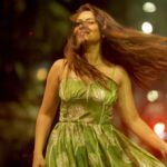 Sonalee Kulkarni Instagram – It was a beautiful warm evening 🌿

#sonaleekulkarni #marathimulgi #warm #portraits #warmlight #green #yellow Pune, Maharashtra