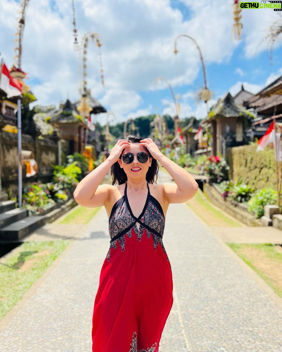 Sonalee Kulkarni Instagram - No, I don’t have pictures at the gates of heaven in #bali But here is carousel from some of the most beautiful spots. To know which ones, watch my travelogue OUT on my @youtube channel 🔗 LINK IN BIO #sonaleekulkarni #indonesia #bali #ubud #travelblogger #travelseries #youtube Penglipuran Traditional Village