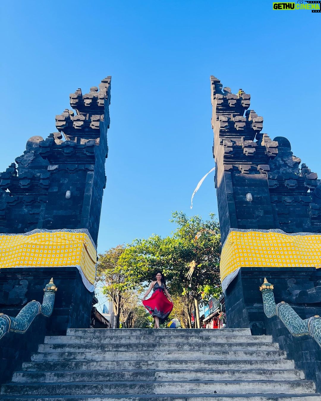 Sonalee Kulkarni Instagram - No, I don’t have pictures at the gates of heaven in #bali But here is carousel from some of the most beautiful spots. To know which ones, watch my travelogue OUT on my @youtube channel 🔗 LINK IN BIO #sonaleekulkarni #indonesia #bali #ubud #travelblogger #travelseries #youtube Penglipuran Traditional Village
