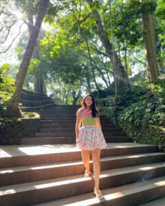 Sonalee Kulkarni Instagram - मेरे monkey मैं जानू और उसके monkey 🙈🐵🙉 #monkeyforest #ubud #bali #indonesia Final travelogue coming out today! Don’t forget to subscribe to my @youtube channel 🔗 LINK IN BIO #skirt @aciddresses @sshorewala @acidfashionhouse #sonaleekulkarni #marathimulgi #travelblogger Sacred Monkey Forest Sanctuary Ubud