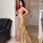 Sonali Raut Instagram - Diwali celebration!!!! Photography @chiliverishiva Outfit n Styling @rehanshahdesigns . . . #diwali #love #happydiwali #sonaliraut