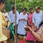 Sonalika Joshi Instagram – Trees are the Root of our Existence 🌴🌳🍀☘️🪴🌱🌿🎋.माननीय आमदार श्री अतुल भातखलकर आणि नगरसेविका श्रीमती सुरेखा पाटील हयांच्या उपस्थितीत.I m so grateful to them to invite me for such great cause 🙏🏻🤗🙏🏻.Spread awareness.#plants #tree #trees #plantation #awareness #savetheplanet .