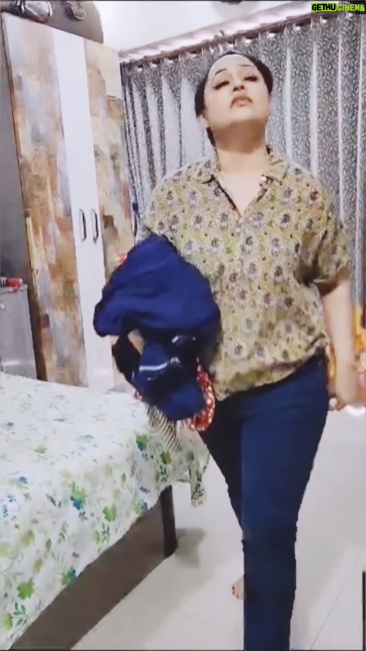 Sonalika Joshi Instagram - Me😜🤣.#lazy #smart #active #trendingreels #instareels #instareelsindia❤️ #funnyreels ###.