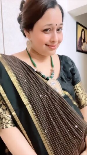 Sonalika Joshi Instagram - Aaj fir jeene ki Tamanna hain…….💃☺️.
#instareelsindia❤️ #instagood #evening #goodevening #moodboards #poses #sareelove #sareelovers .