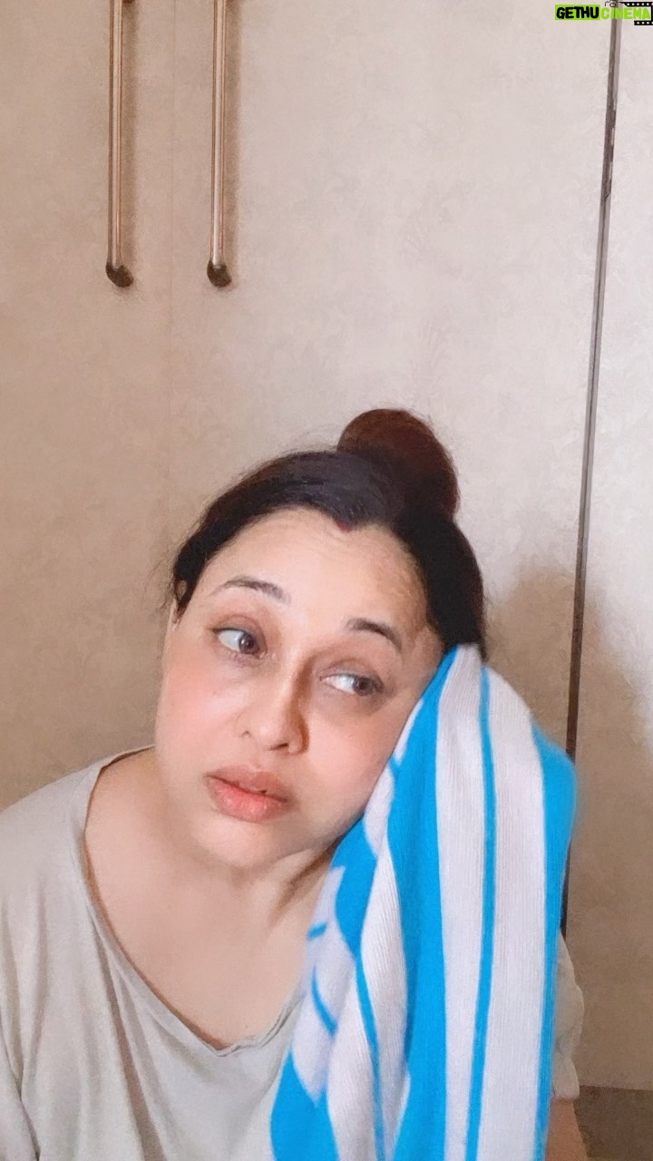 Sonalika Joshi Instagram - Woh bhi is garmi mein !!!Bolo🤨☹️😫😰🫤🙄🤪. #summer #summervibes #summertime .