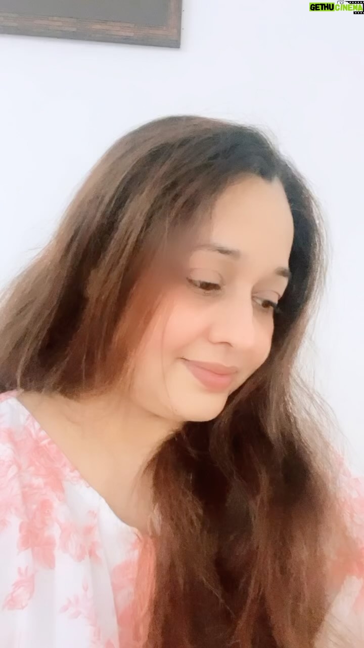 Sonalika Joshi Instagram - माझ खुप आवडत गाण😊☺️🤗💕 #goodevening #marathisongs .