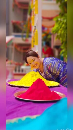 Sonalika Joshi Instagram - Happy Holi to All of You 💐🤗🌈.
.
.
Photos credit @mr.dharam555 .
Thank you Dharma for lovely photos 🤗