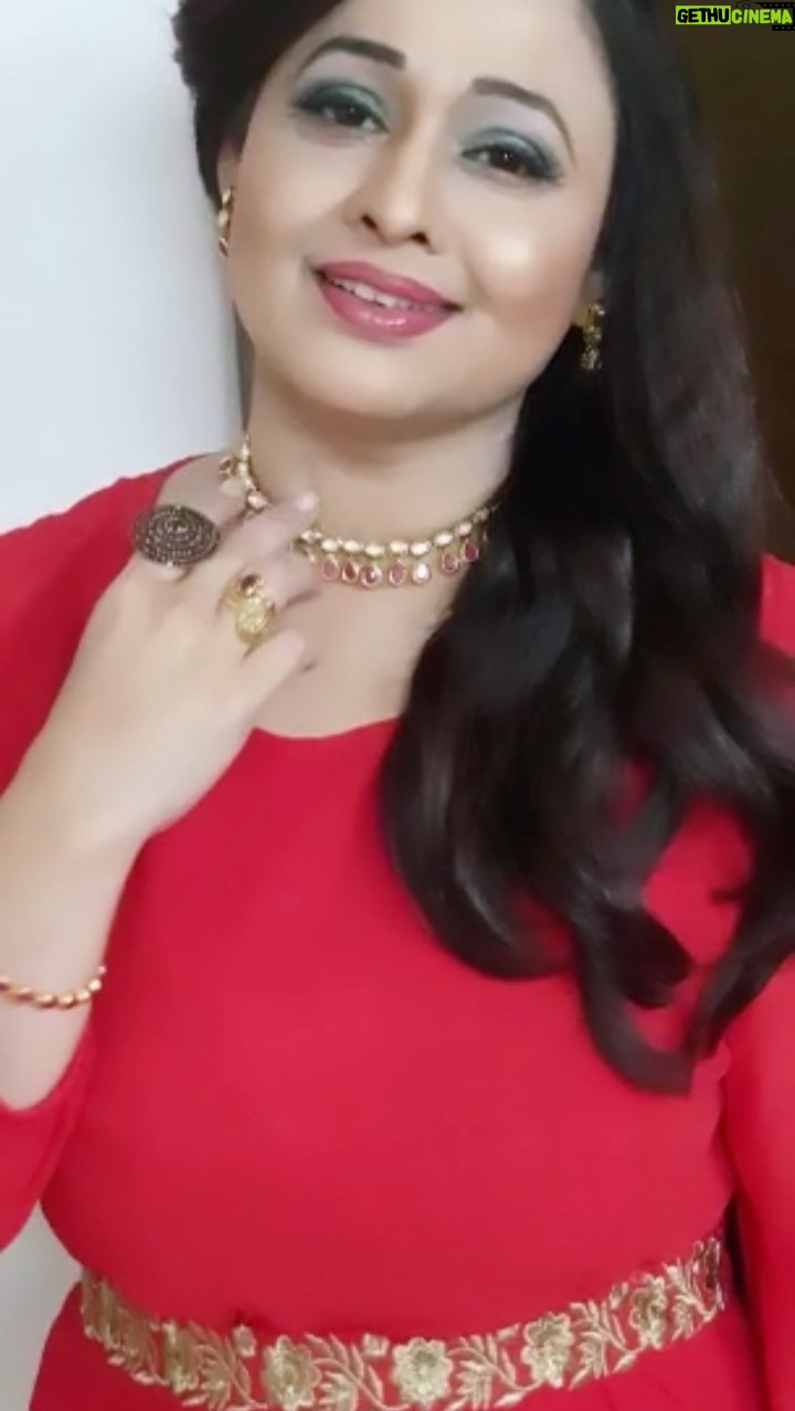 Sonalika Joshi Instagram - लालइश्क़❤️🌹🤗.#instalove #instastyle #red #color.