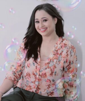 Sonalika Joshi Instagram - Everyone is trying to accomplish something Big,Not realising that life is made up of Little Things.Follow love ,gratitude,forgiveness&most imp Peace ☺️💕🙏🏻.
#goodmorning #quotes #motivationalquotes #lifequotes #peaceofmind #happiness #lovequotes #gratitude .
