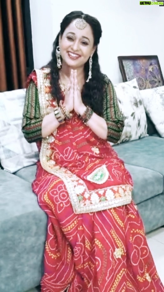 Sonalika Joshi Instagram - शुभ नवरात्रि 😊🙏🏻🤗 #goddess #navratri #navratrispecial #garba #devotional #devotion #festivevibes #positivevibes