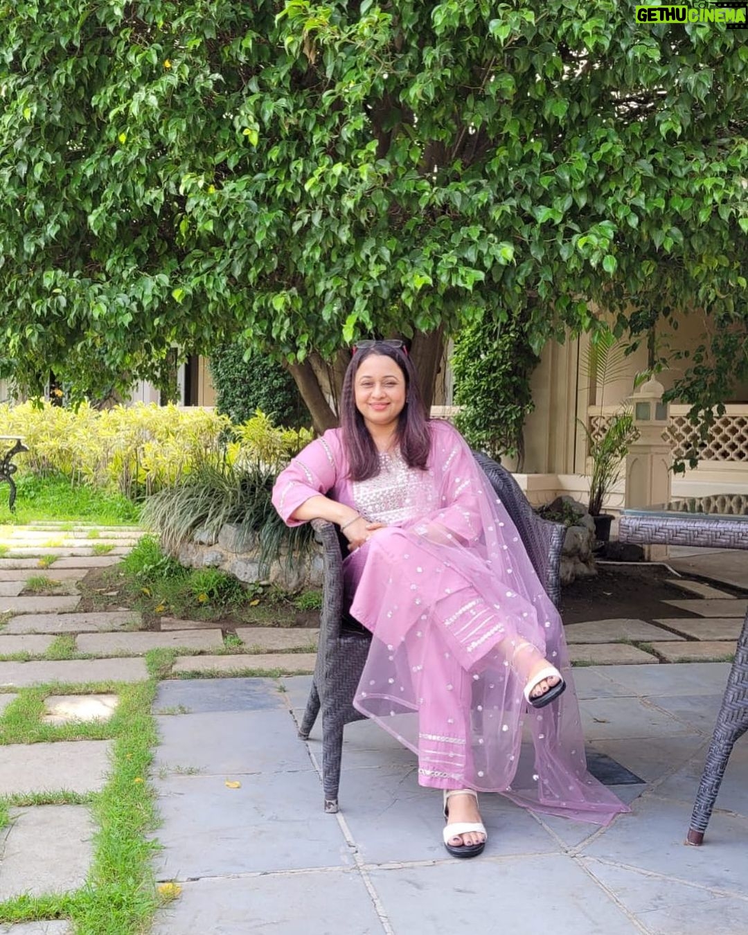 Sonalika Joshi Instagram - Everything we hear is a opinion ,Not the Fact Everything we see is a perspective,Not the truth.😊🤗Enjoy your evening.Be Good Be kind💕 #instagram #instapost #eveningvibes #taj #vivantabytaj #relaxing #relaxtime