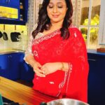Sonalika Joshi Instagram - Getting ready for!!!???☺️💃. #shooting #workoholic#loveyourwork #advertisement #branding #brands #newlook #sareelove #saree #sareefashion #sareelovers.