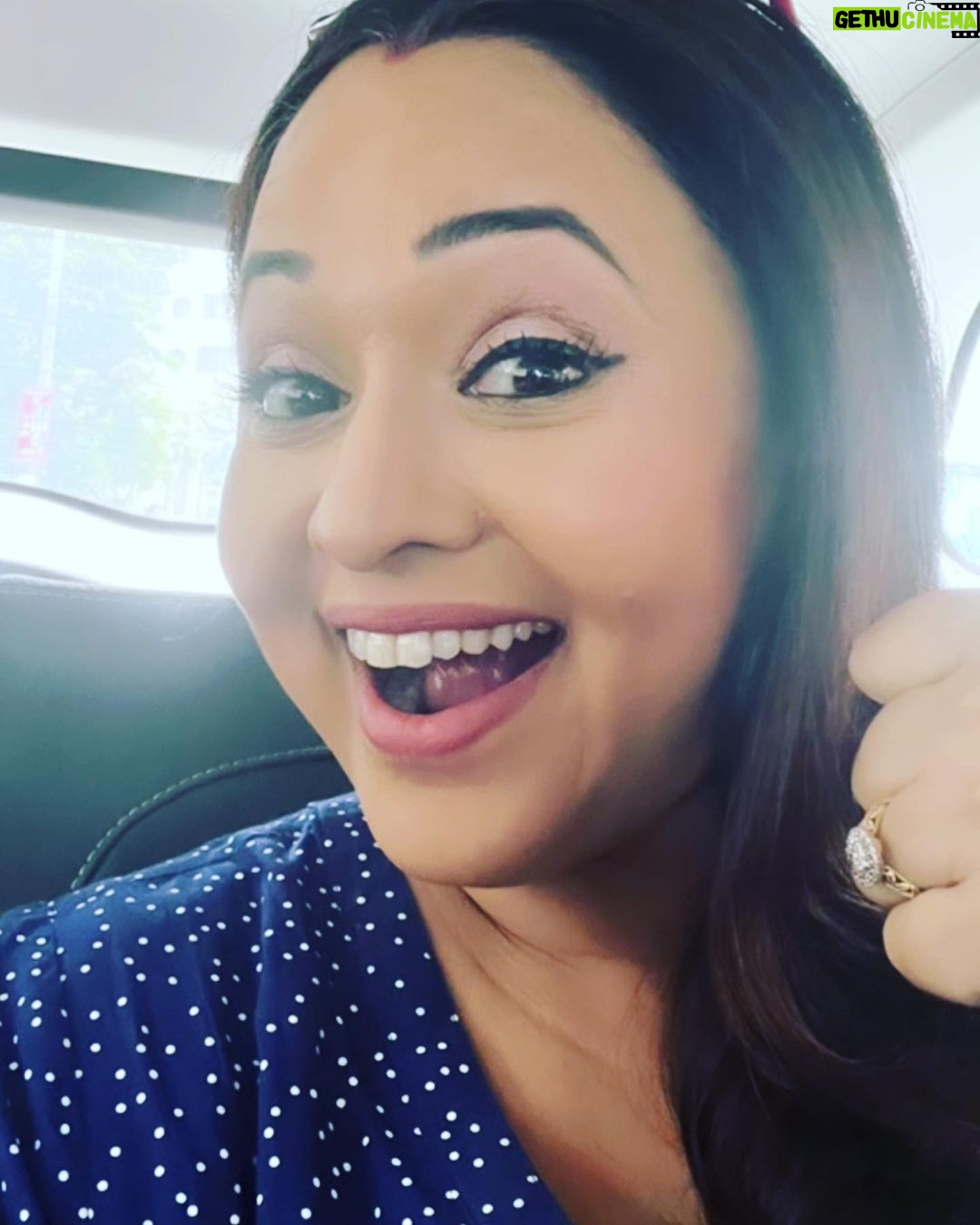 Sonalika Joshi Instagram - जब अचानक आपको पता चलता हैं की आपका पैकअप और वो भी sunday के दिन !!आधे दिन में !!!!🙈💃🤷♀️😀💃💃💃🤩😀🤗😃what i can get any better than this!!?