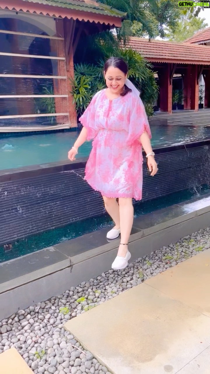Sonalika Joshi Instagram - Wherever you go Go with all your ❤️ .collect moments not things .enjoy each &every moment of life .Take care&Be Happy 💕☺️. #travel #travelgram #travelphotography #reelsinstagram #life #enjoylife #trip #traveller #moment #behappy .