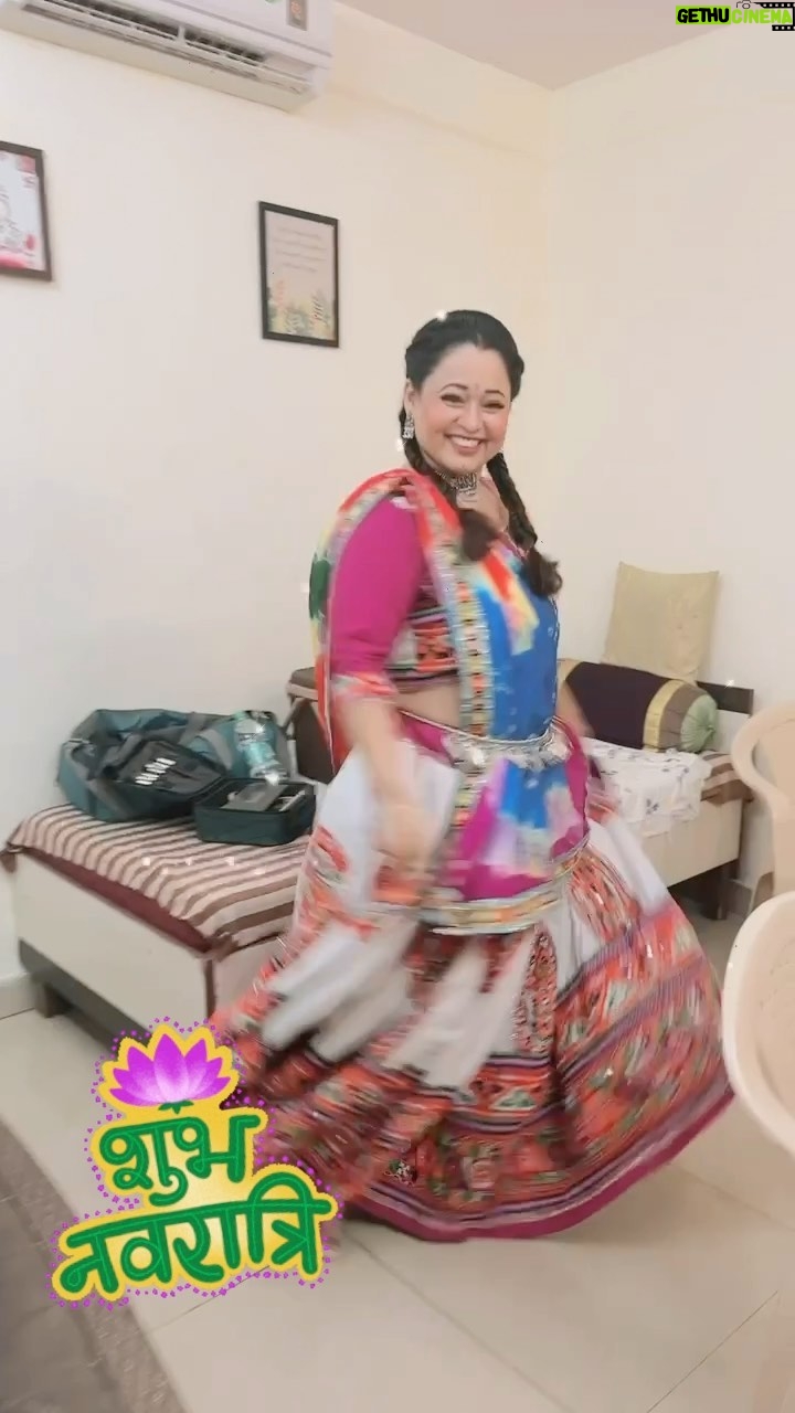 Sonalika Joshi Instagram - All dressed up &ready to Garba๐๐.#garba #navratri #navratrispecial #maadurga #dancefloor #nights #nightshooters #nightlife #routine #fashion.