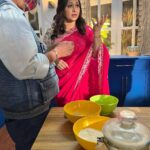 Sonalika Joshi Instagram - Getting ready for!!!???☺️💃. #shooting #workoholic#loveyourwork #advertisement #branding #brands #newlook #sareelove #saree #sareefashion #sareelovers.