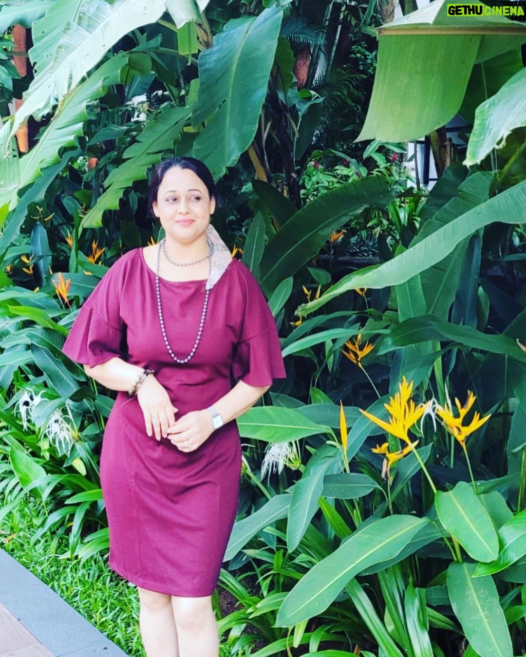 Sonalika Joshi Instagram - Glamour is a state of mind βΊοΈππ€©. #goodmorning #styleoftheday #fashionstyle #glamour #beautifulgirls #reddress #elegance #lifequotes .π