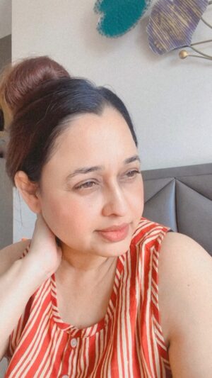 Sonalika Joshi Instagram - या फिर Filter डालती हैं (like me🙈😜😃).Samjhe!!!???
#goodmorning #morningvibes #morning #funny #fun #funvideos #girls #ego #pride #attitude #filters .