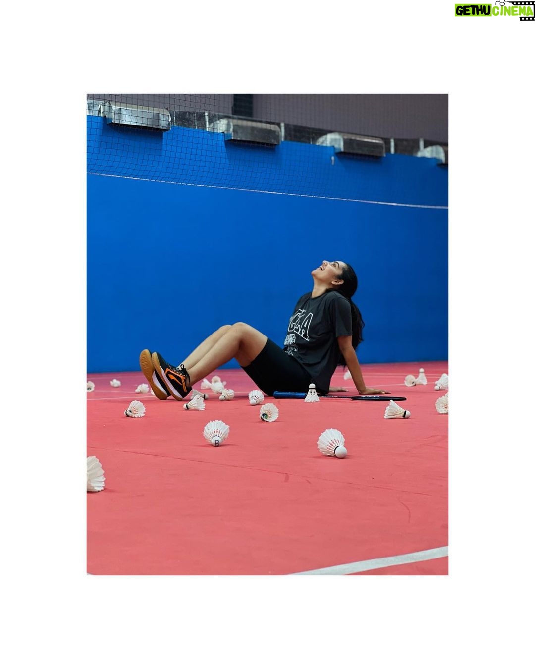 Sonia Singh Instagram - One from that badass session!!! Learning a badminton attitude. @archminton @rathod._.hari Archminton Sports