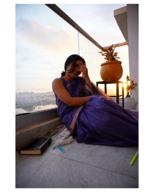 Sonia Singh Instagram - Sunsets ❤️
Which one's your fav? 

Photography: @_surya_teja_9 

Saree courtesy: @linenworldonline