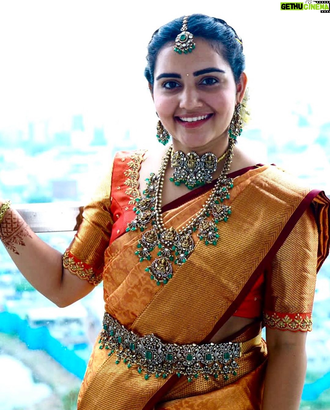 Sonia Singh Instagram - Gorgeous @soniya_singh31 in our exclusive handcrafted victorian nakshi collection made with the finest CZ’eds and finished off with 22k gold micron plating. The craftsmenship involved in carving each temple motif is an indication of the quality we promise to offer. Call or message us on +91 8669626666 to shop online.