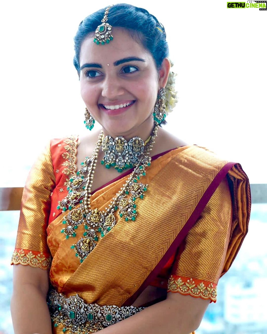 Sonia Singh Instagram - Gorgeous @soniya_singh31 in our exclusive handcrafted victorian nakshi collection made with the finest CZ’eds and finished off with 22k gold micron plating. The craftsmenship involved in carving each temple motif is an indication of the quality we promise to offer. Call or message us on +91 8669626666 to shop online.