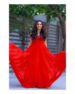 Sonia Singh Instagram - 🌶️

Wearing: @elegant_threads_by_salma ❤️
Makeup : @poorna_mua_aesthetic 
Clickzz: @busyshutterbugs