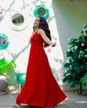 Sonia Singh Instagram - 🌶️

Wearing: @elegant_threads_by_salma ❤️
Makeup : @poorna_mua_aesthetic 
Clickzz: @busyshutterbugs